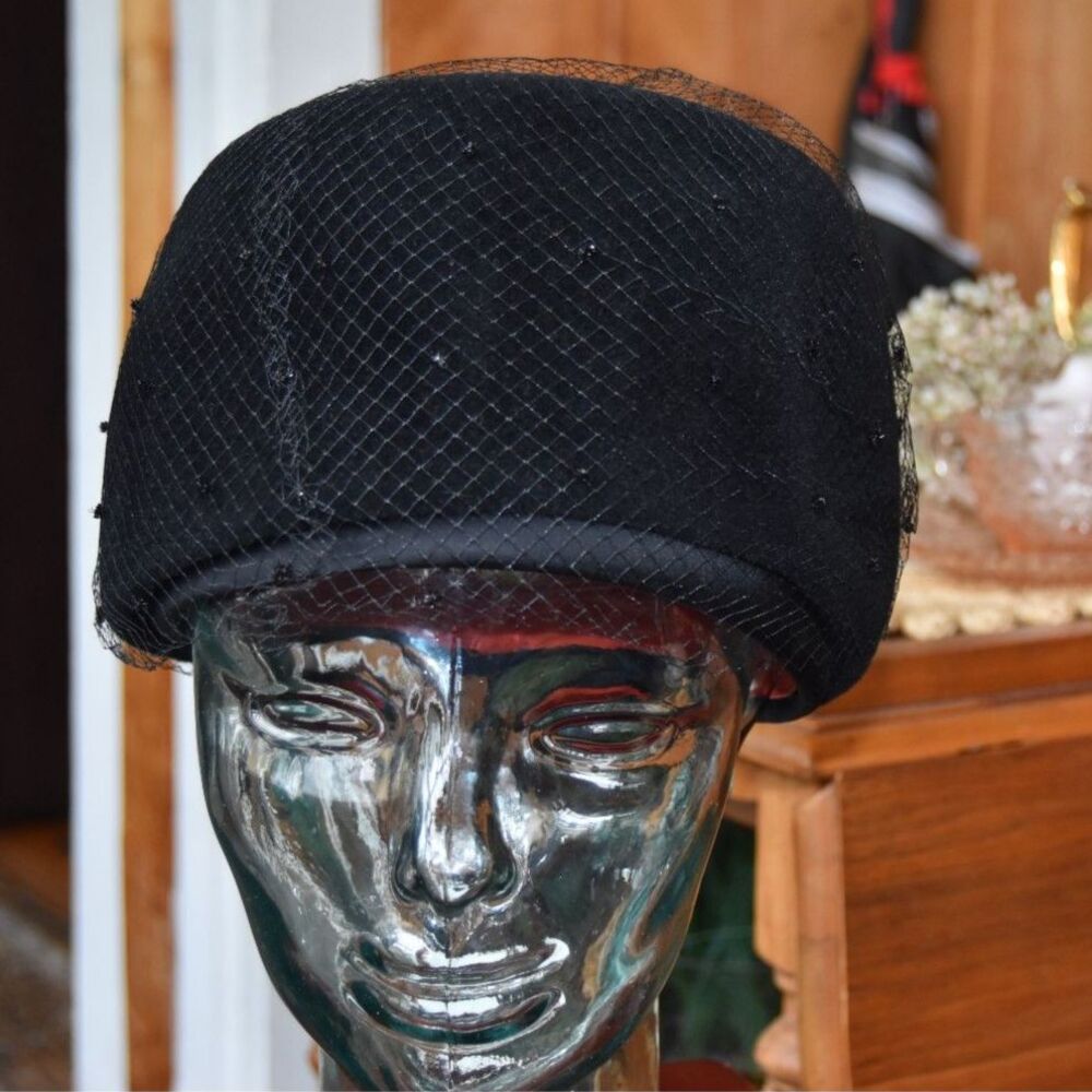 Vintage 1960s Black Velvet Pillbox Hat Veil Italian Small 21”